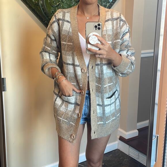 Cyrus Plaid Print Front Button Cardigan Coat NWT Taupe Grey - Picture 2 of 7